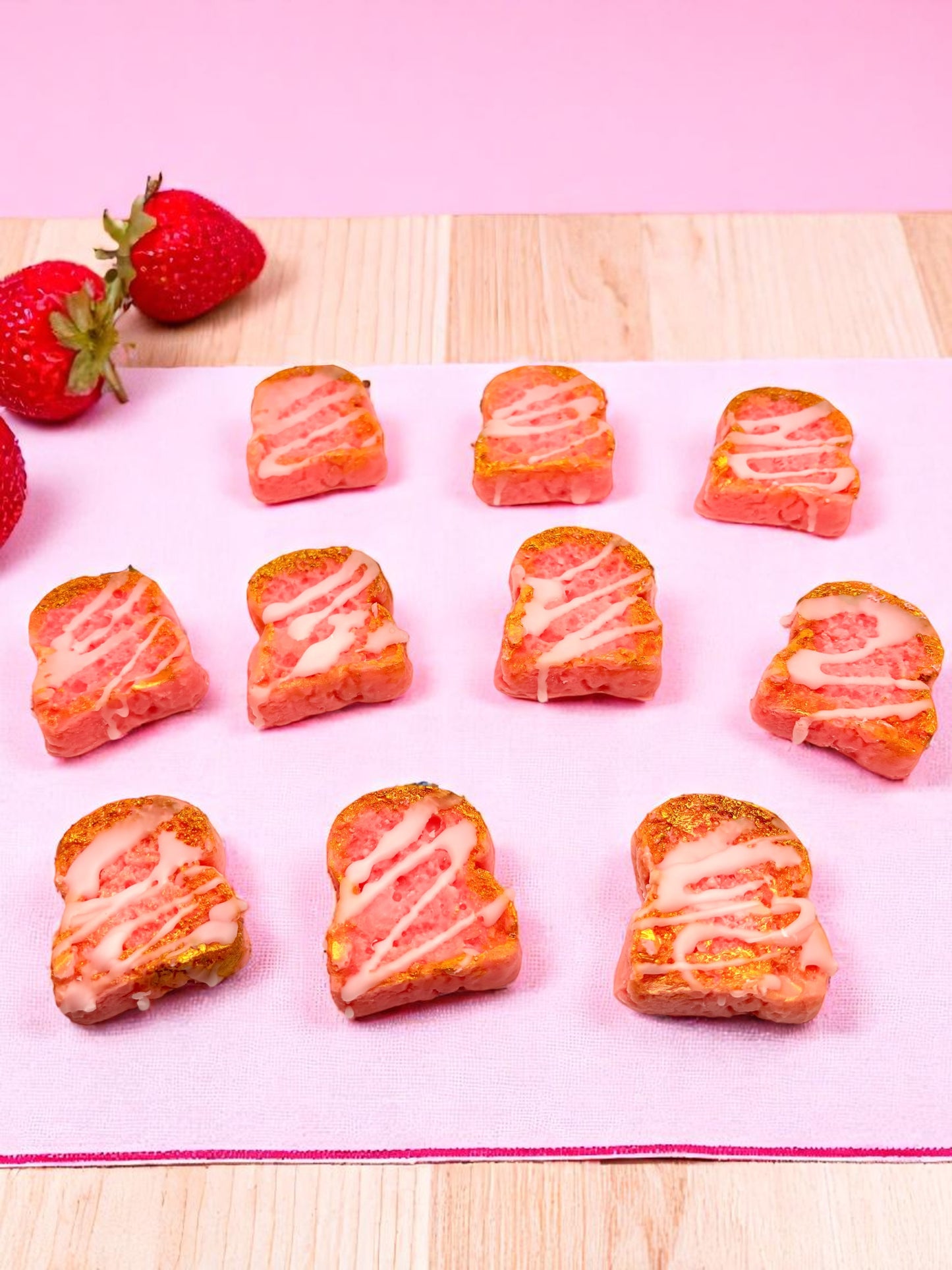 Strawberry Pound Cake Wax Melts. 6 oz. Bread Wax Melts/Strawberry Wax Melts/Soy Wax Melts/Strongly Scented Wax Melts/9 Pieces