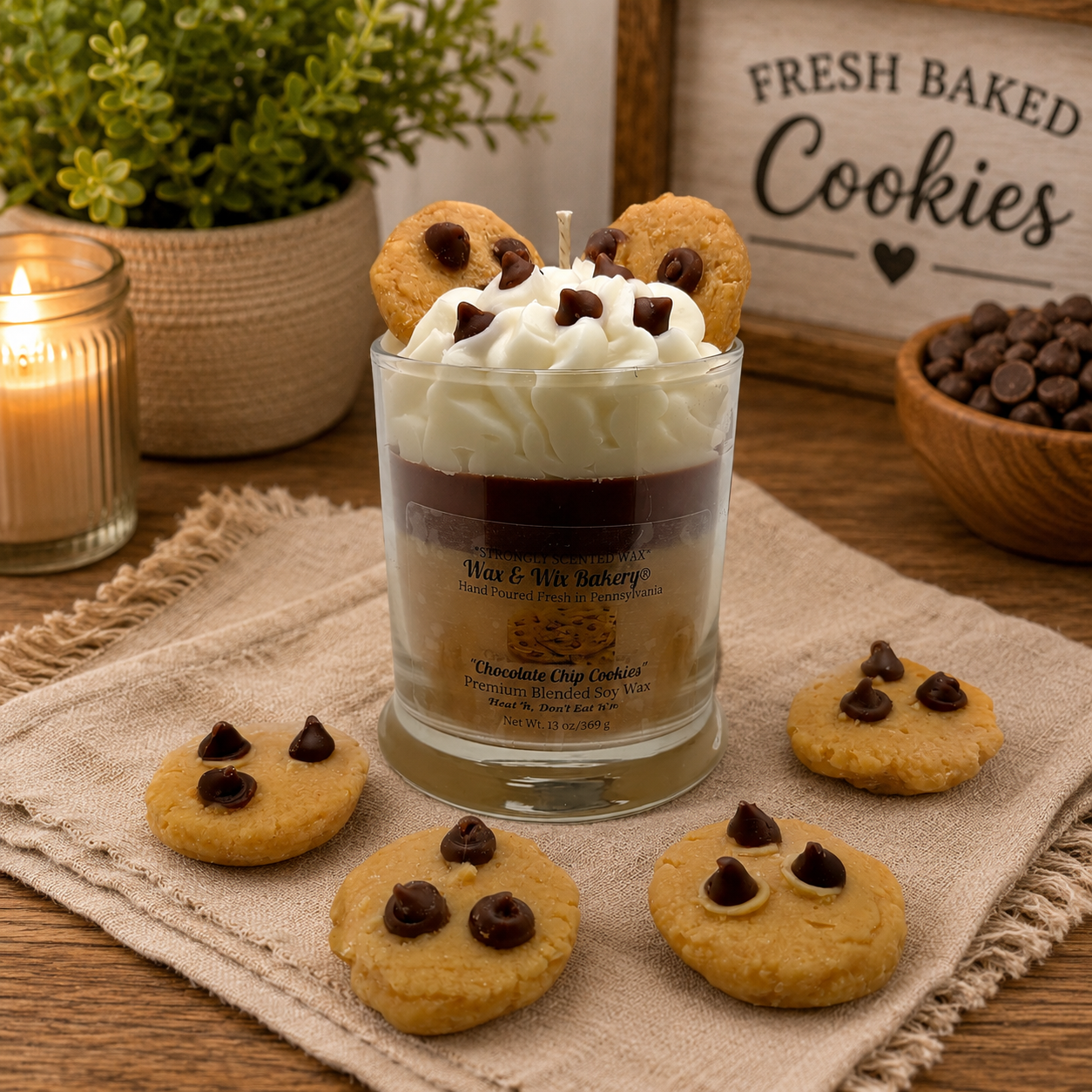 Chocolate Chip Cookie Candle. Large 13 oz. Soy Candle/Chocolate Chip Cookies/Chocolate Chips. Strongly Scented Candle