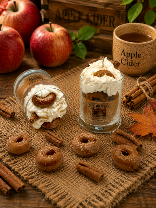 Apple Cider Donut Candle. 13 oz. Large Soy Candle/Donuts, Apples, Apple Cider, Cinnamon Sticks. Strongly Scented Candle.
