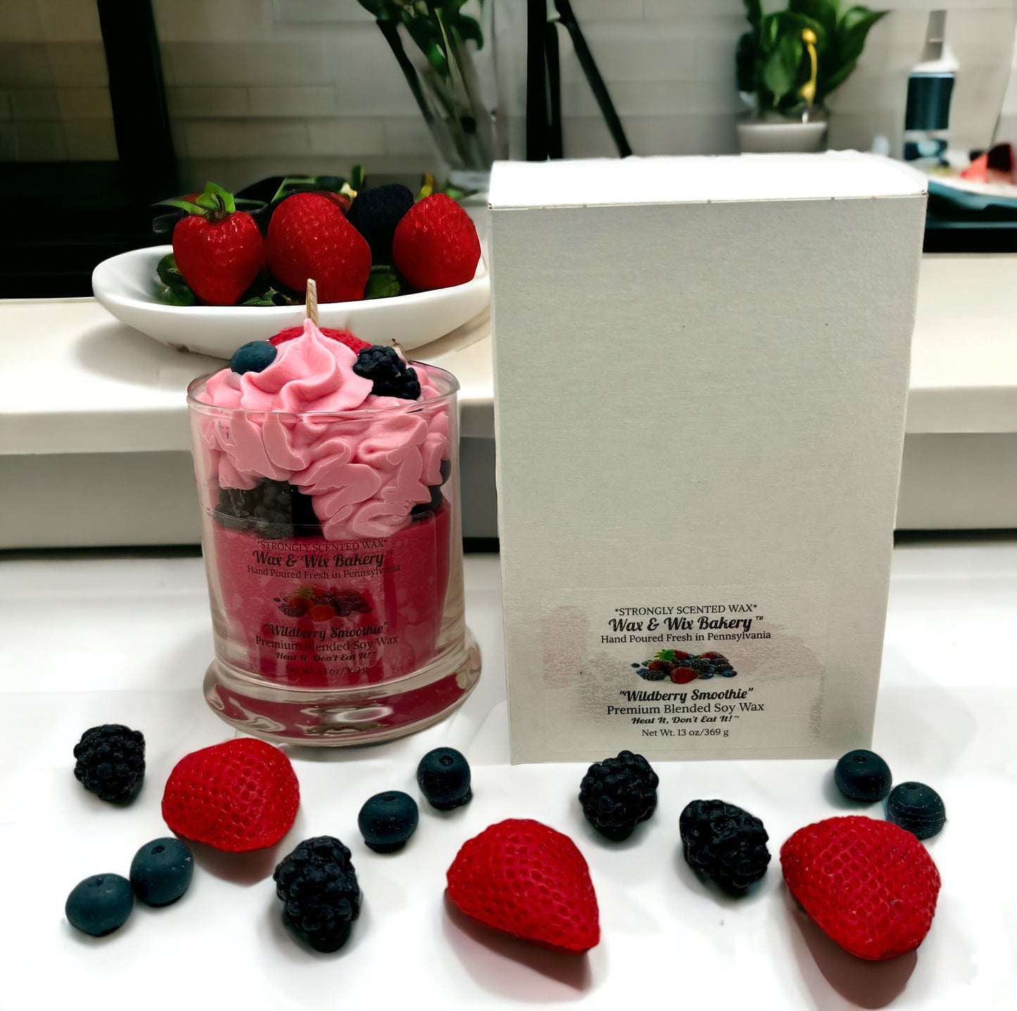 Wildberry Smoothie Candle. 13 oz. Soy Candle/Strawberries, Blueberries, Blackberries. Strongly Scented Candle.