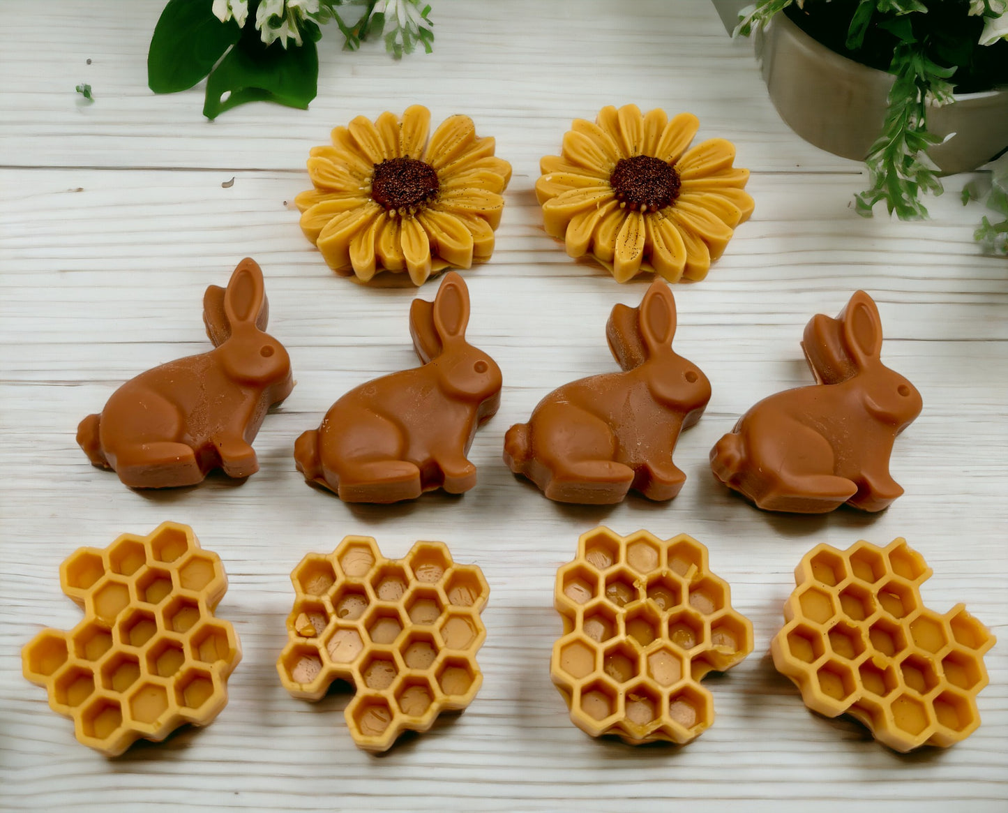 Honey Bunny Wax Melts. Bunny/Rabbit, Honeycomb & Flower Soy Wax Melts. Strong Scented Wax Melts/Easter & Spring Wax Melts. 4 oz.