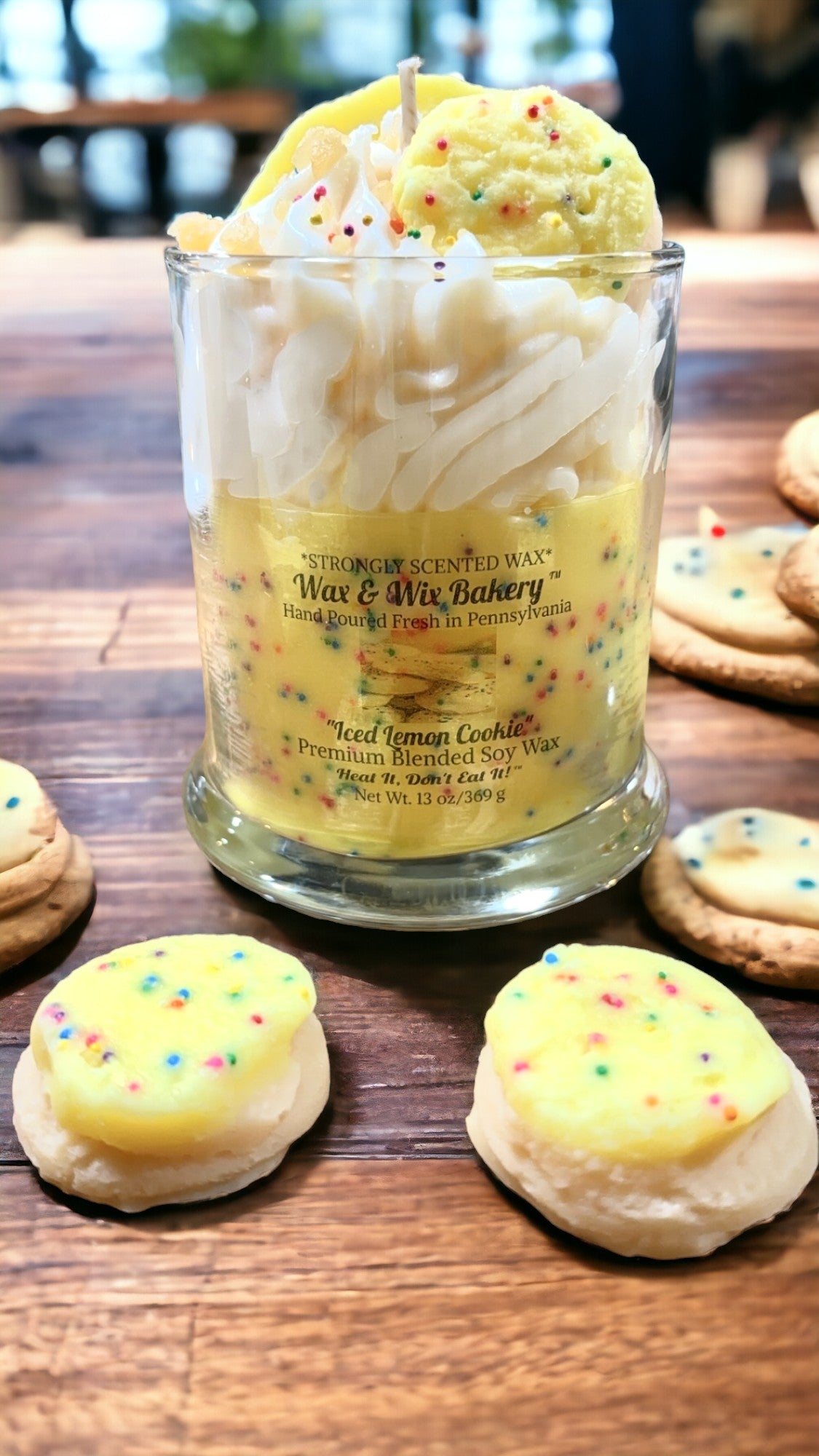 Frosted Lemon Cookie Candle. 13 oz. Soy Candle/Cookies and Lemons. Strongly Scented Candle