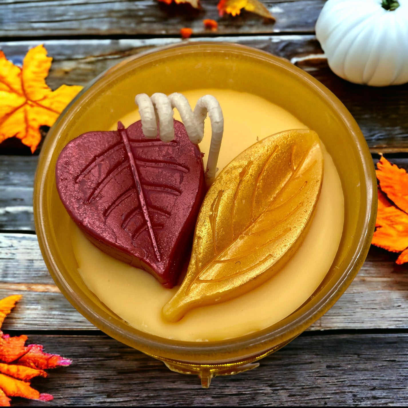 Radiant Red Maple Candle/Soy Candle/6.25oz./Fall Leaves/Strongly Scent